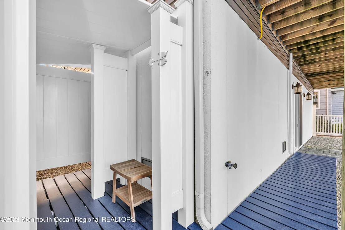 Photo of 106 Saint Lawrence Boulevard