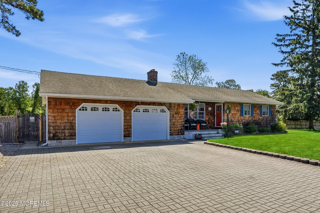 Photo of 481 Admiral Road