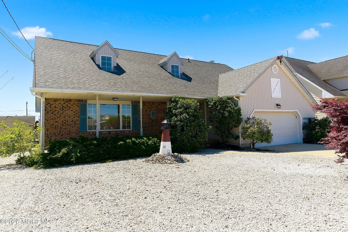 Photo of 832 Forepeak Drive