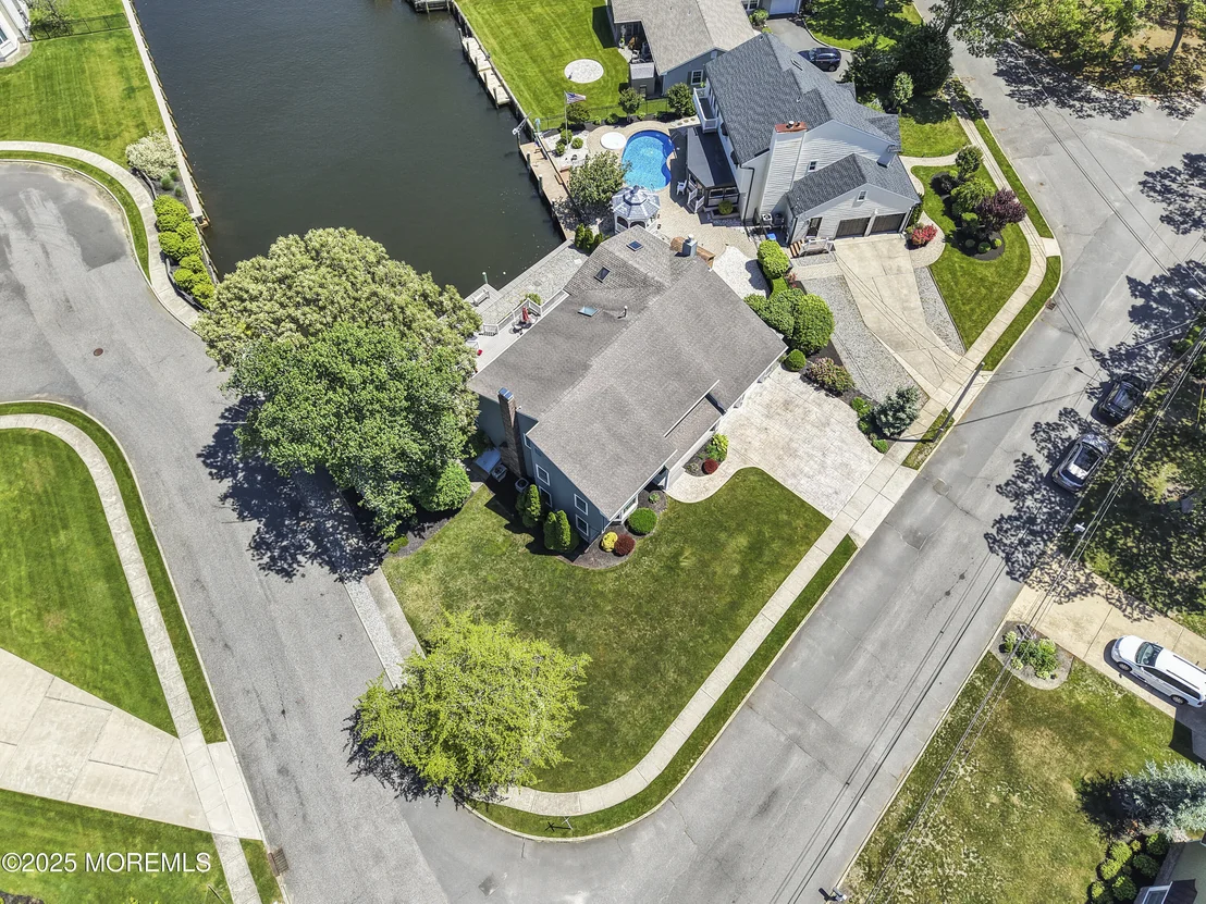 Photo of 560 Midwood Drive