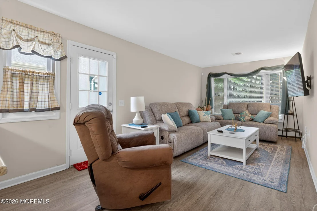 Photo of 152 Pulaski Boulevard