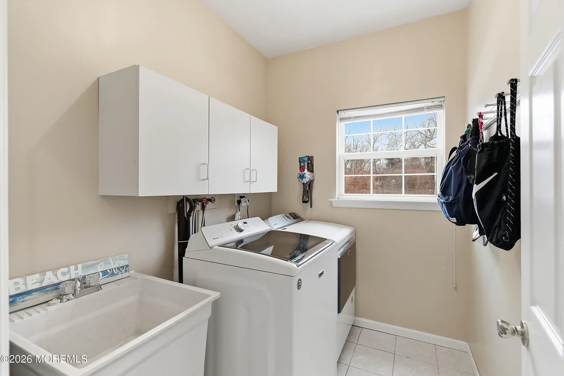 Photo of 433 Meadowood Road
