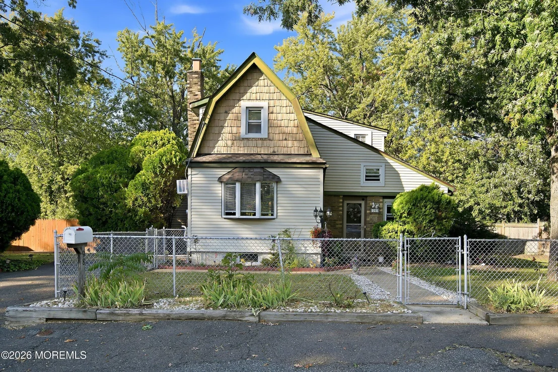 Photo of 98 Randolph Avenue