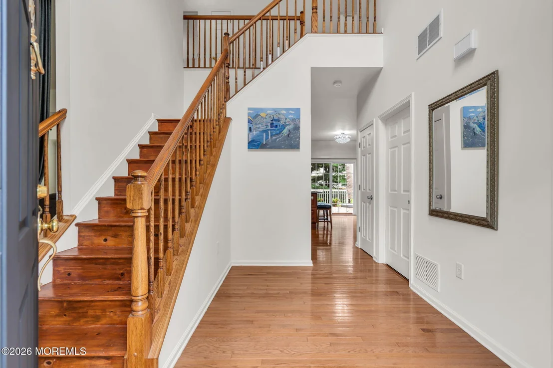 Photo of 102 Harvard Oval