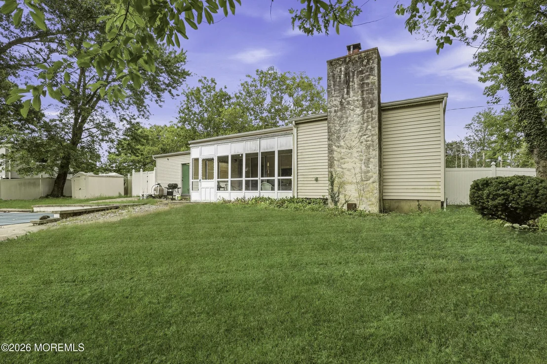 Photo of 1006 Amethyst Drive