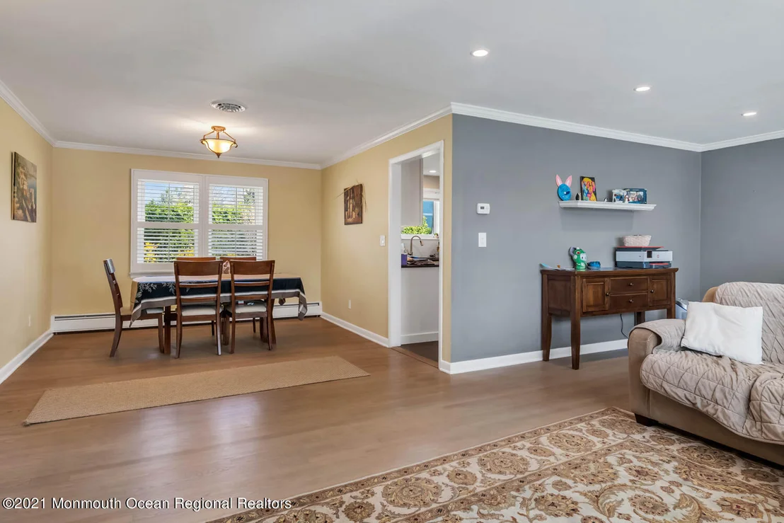 Photo of 407 Rumson Road