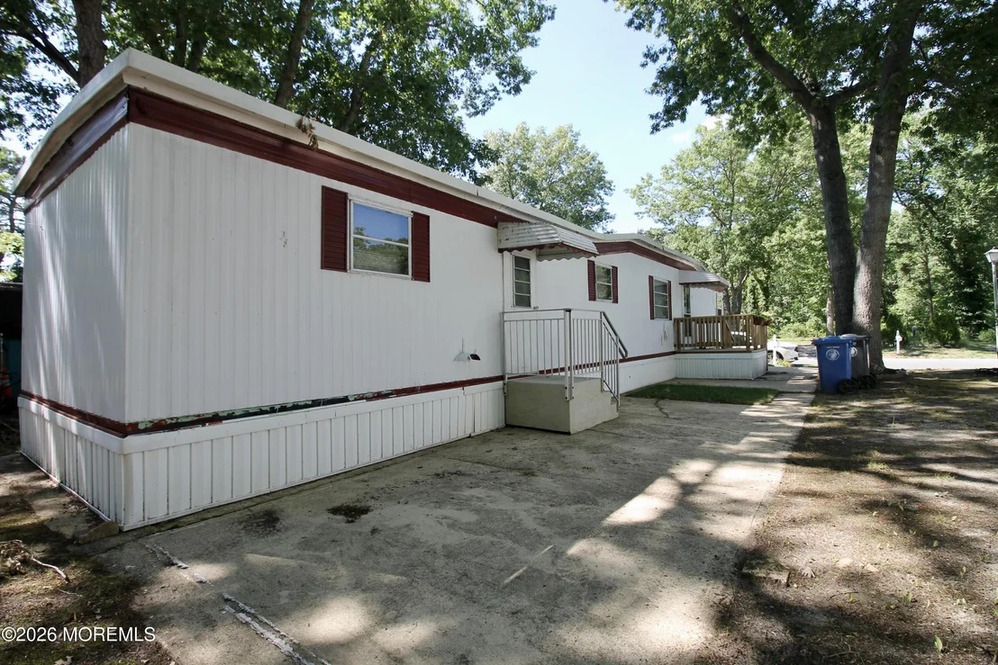 Photo of 406 Roberts Road