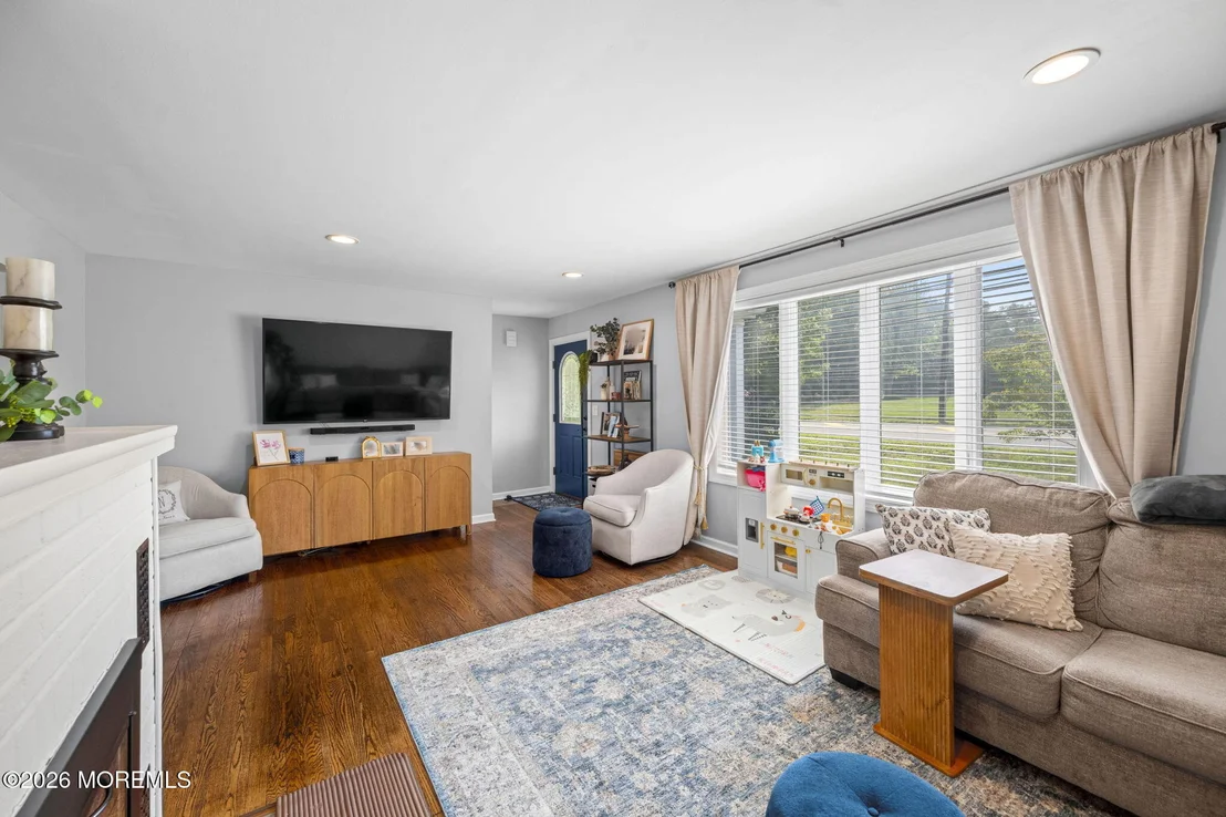 Photo of 213 Lloyd Road