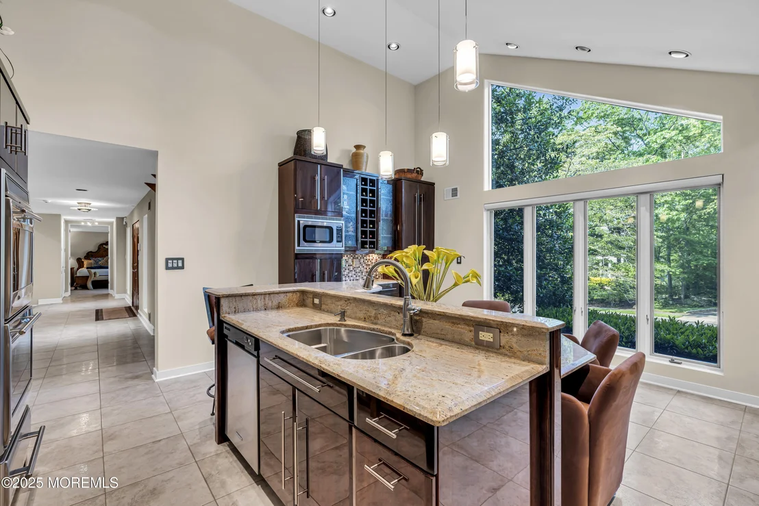 Photo of 635 Winding River Road