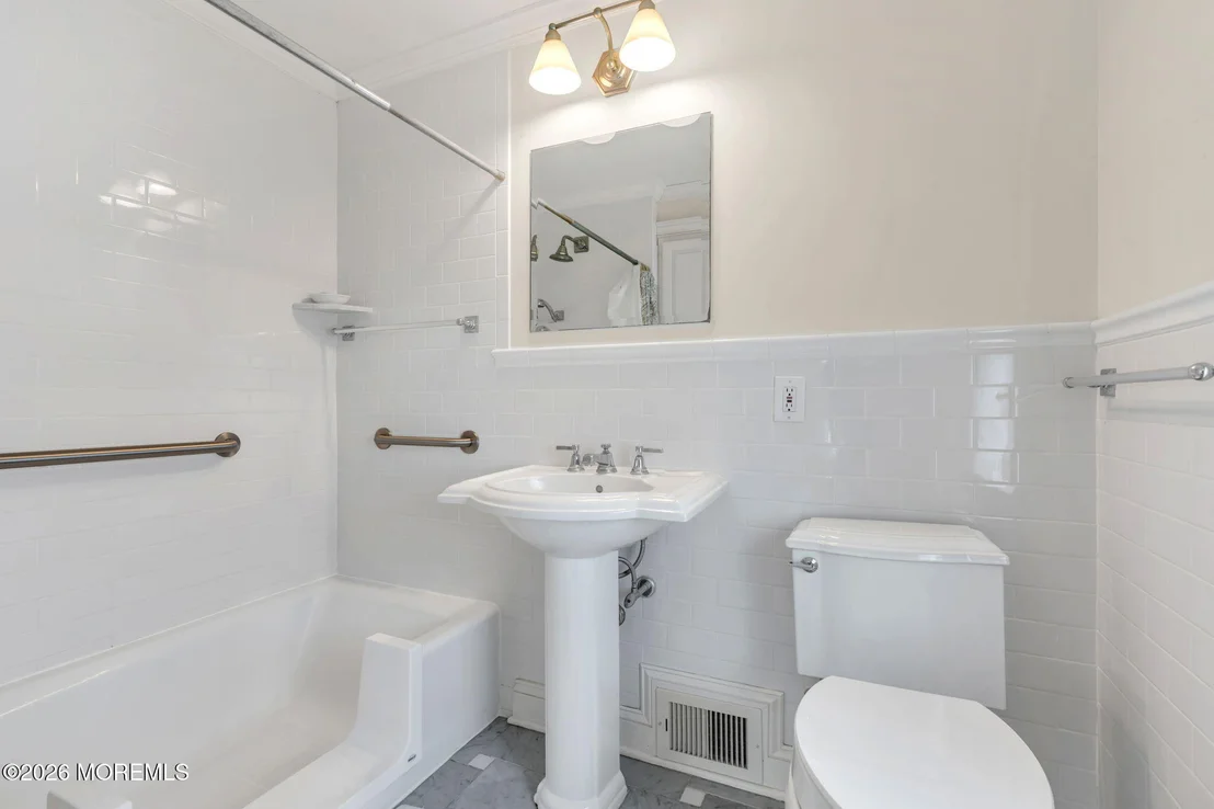 Photo of 5 Howell Avenue