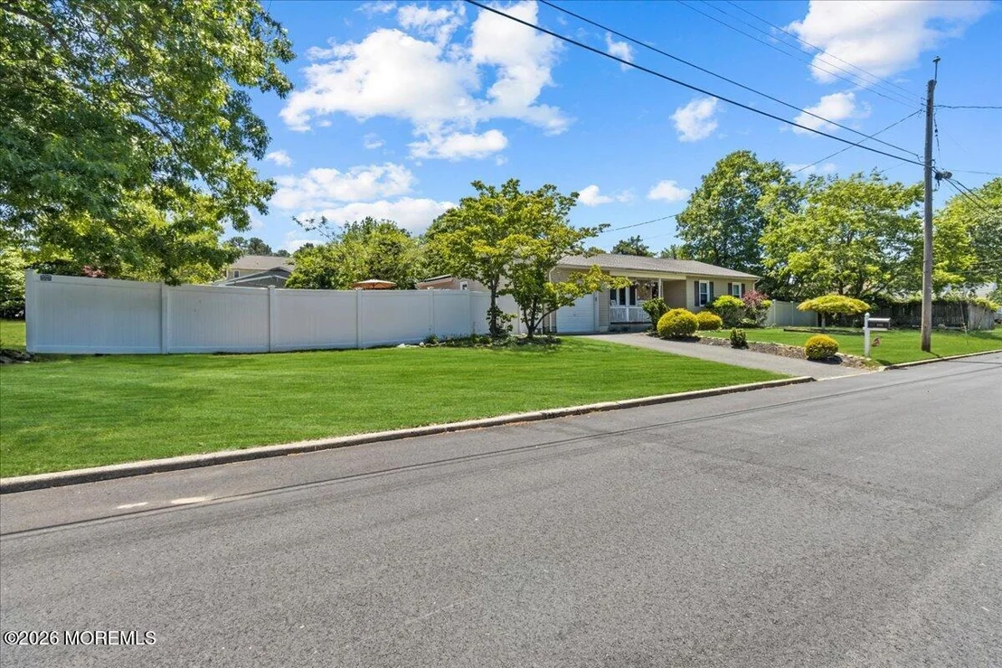 Photo of 2115 Pineview Road