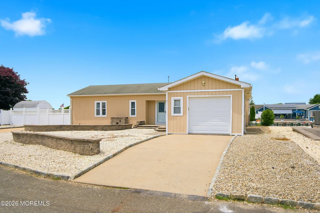 Photo of 1111 Uranus Court