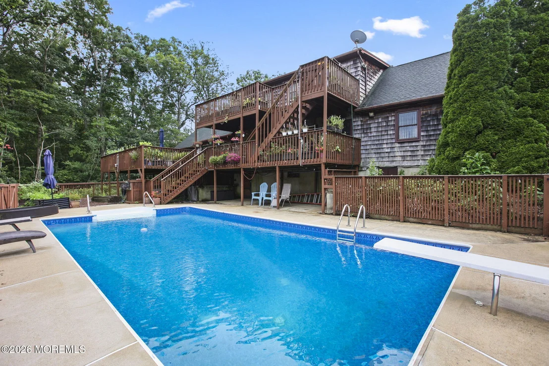 Photo of 30 S Lakeview Drive