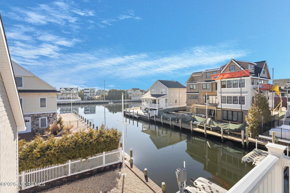 Photo of 305 Sloop Lane