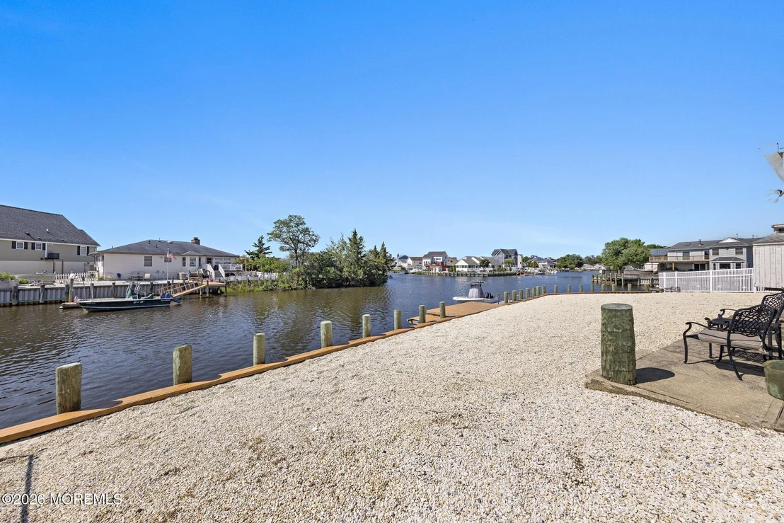 Photo of 34 Lake Singleton Court