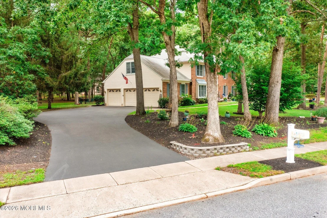 Photo of 4 Pine Tree Drive