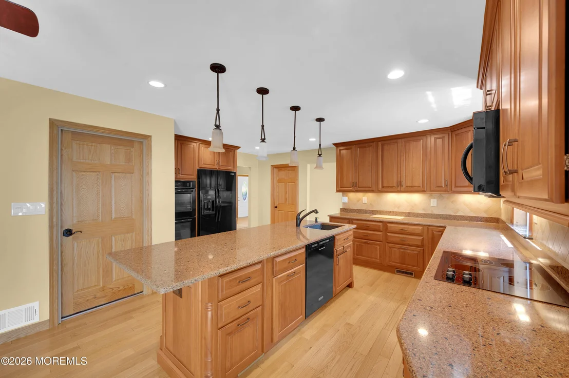 Photo of 718 Auth Avenue