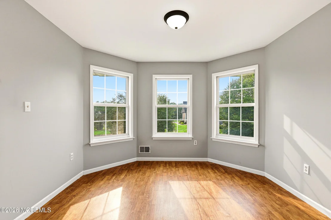 Photo of 297 Bartley Road