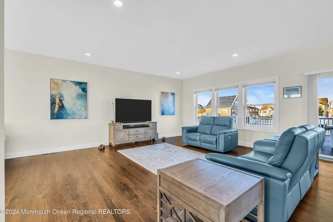 Photo of 106 Saint Lawrence Boulevard