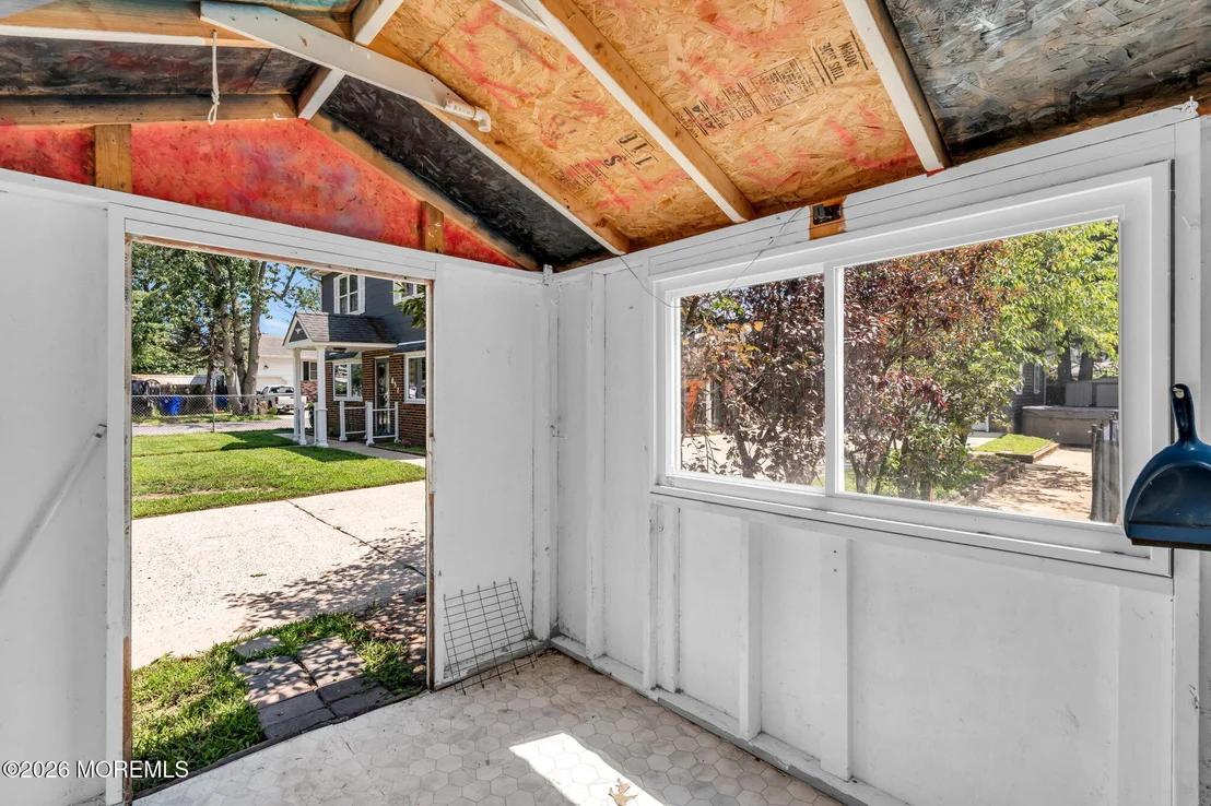 Photo of 857 Stapleton Avenue