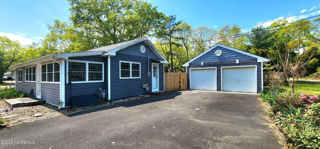 Photo of 705 Cedar Avenue