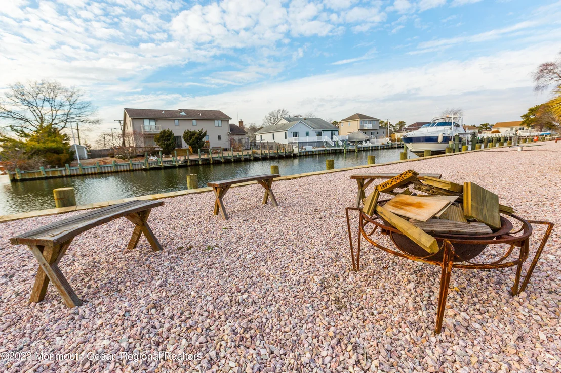 Photo of 1009 Plimsoll Pt