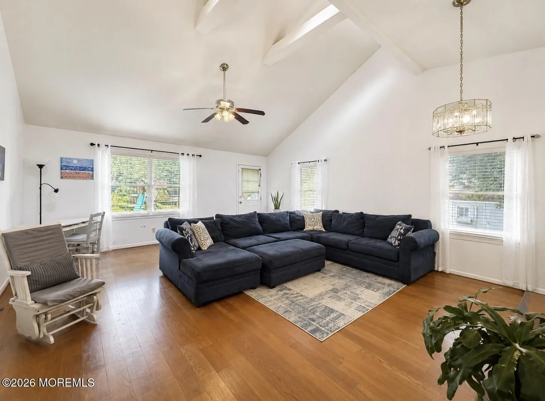 Photo of 565 Azalea Drive