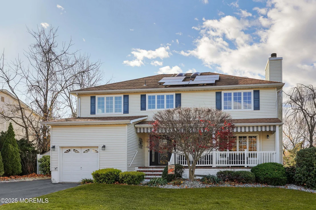 Photo of 2 Columbia Drive