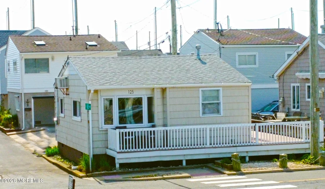 Photo of 125 W Tide Way