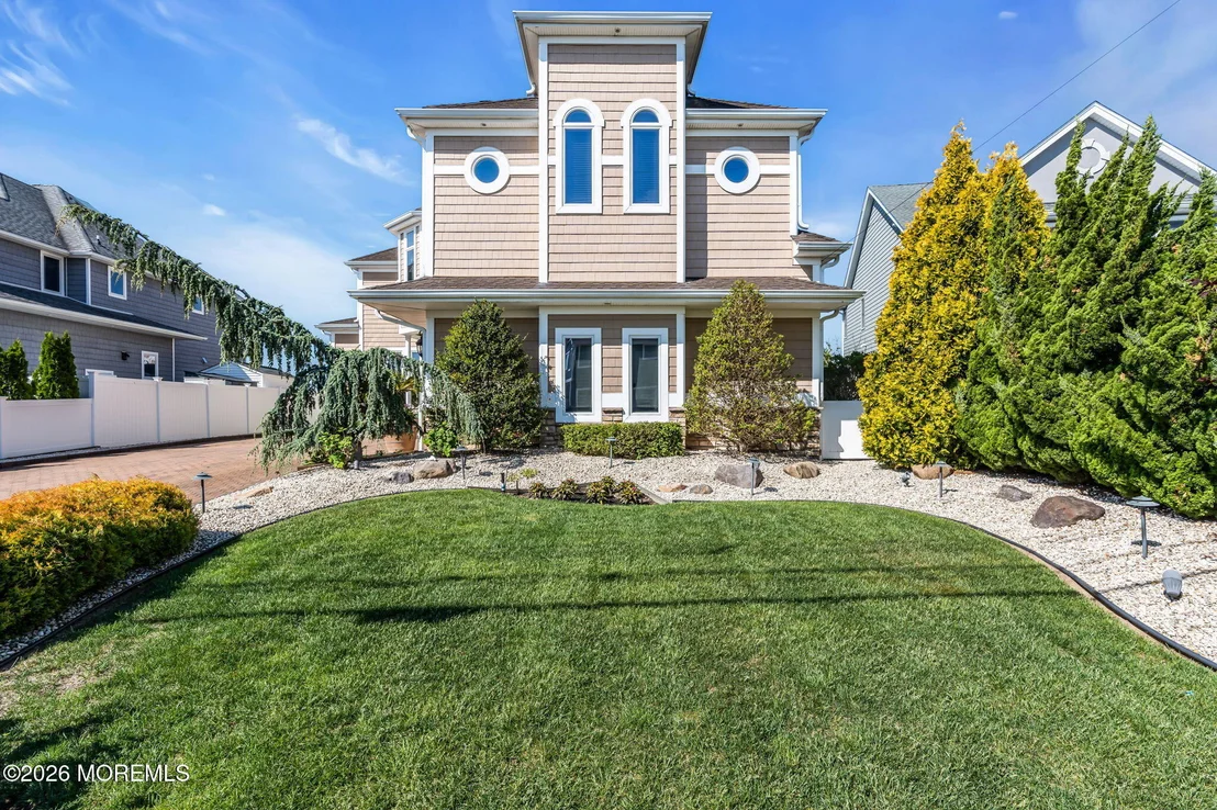 Photo of 531 Bayview Drive