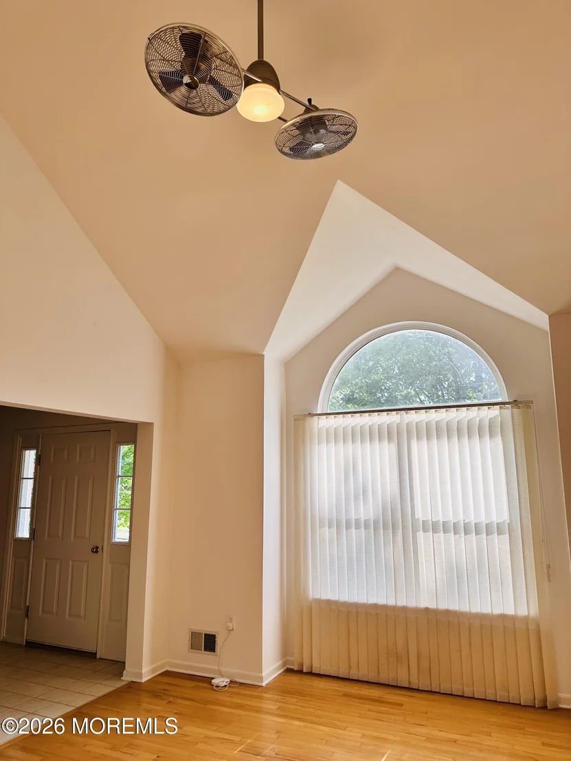 Photo of 974 Ridge Road