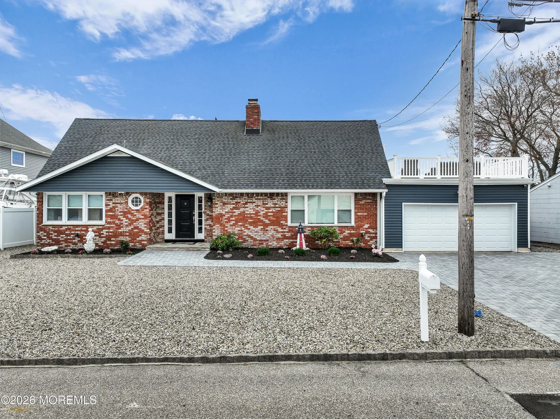 Photo of 933 Montauk Drive