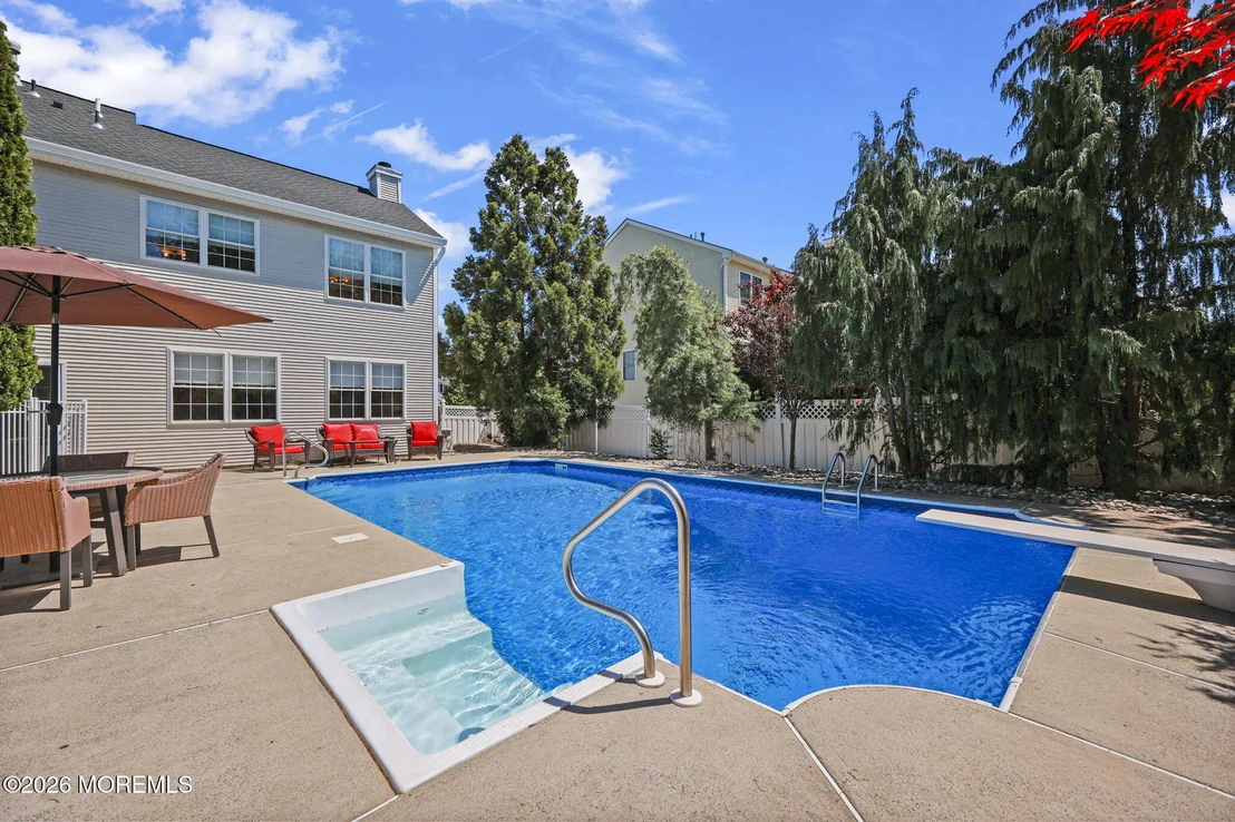 Photo of 389 Fordham Place