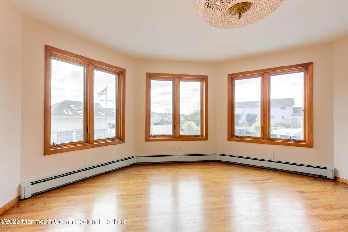 Photo of 1009 Plimsoll Pt