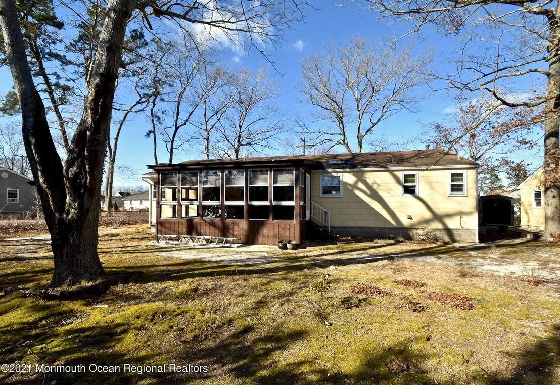 Photo of 231 Lower Lake Drive