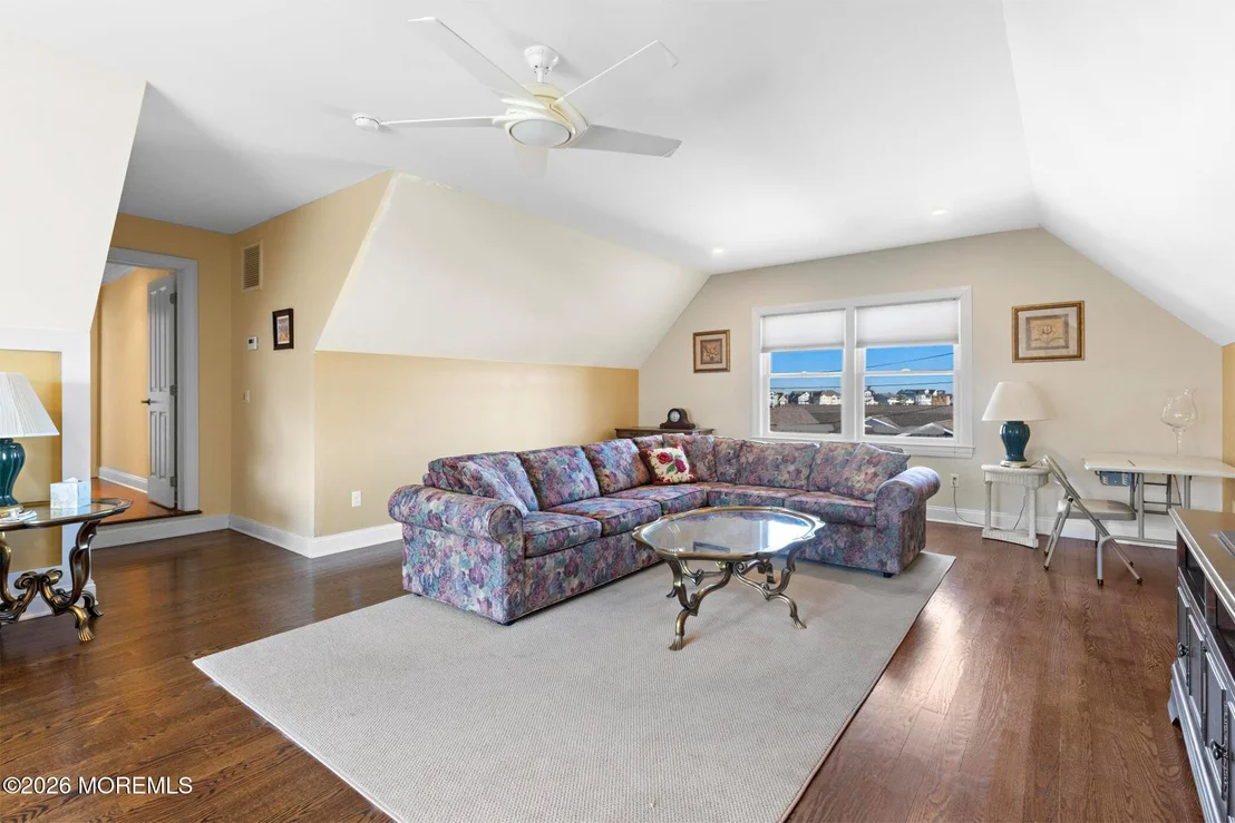 Photo of 305 Sloop Lane