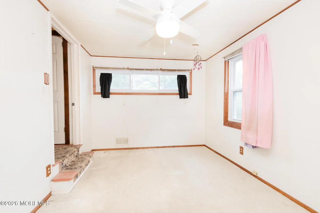 Photo of 302 Edgeview Road