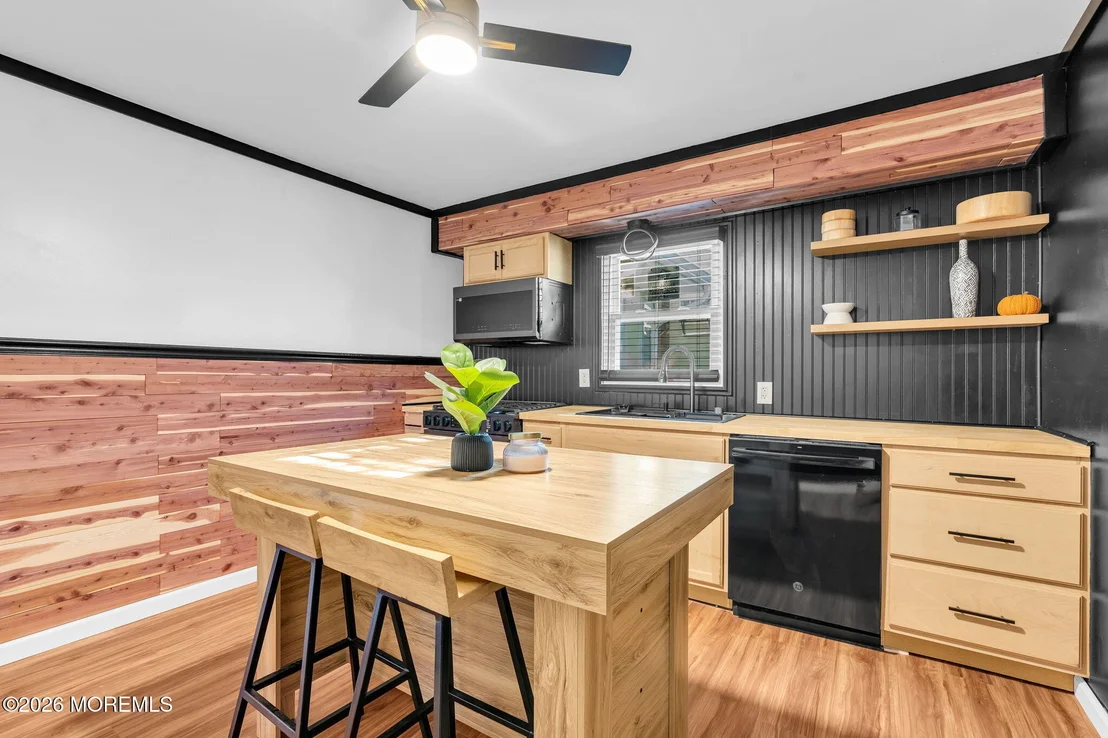 Photo of 1011 Florence Avenue