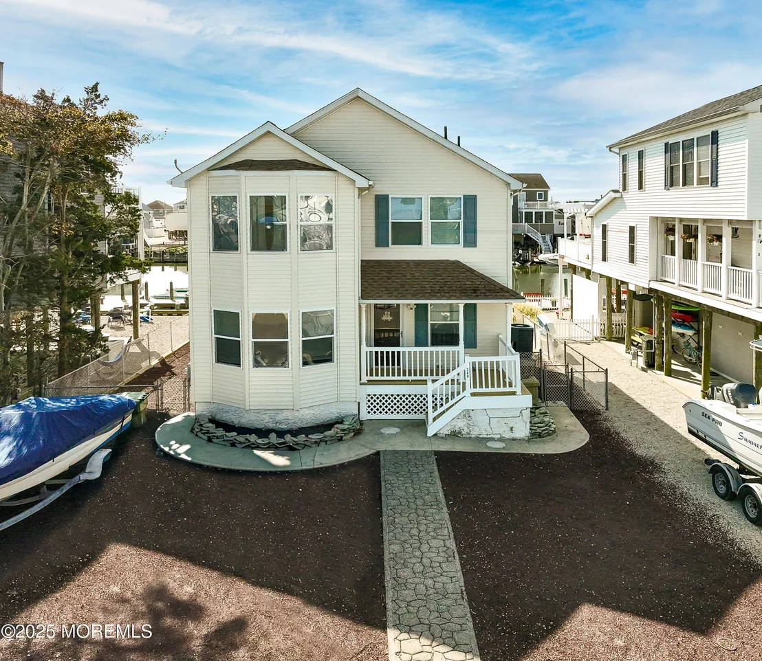 Photo of 348 Kingfisher Road