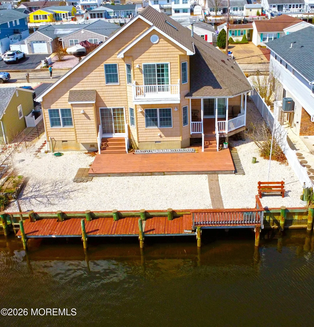 Photo of 232 Montclair Road S