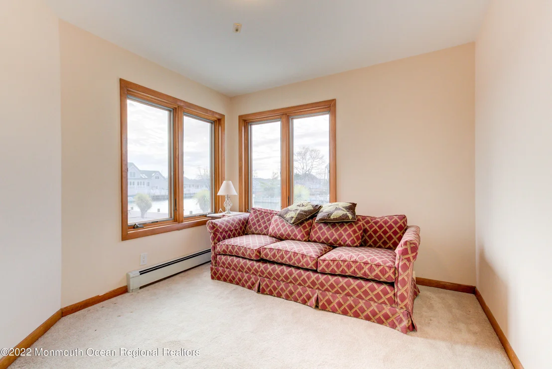 Photo of 1009 Plimsoll Pt