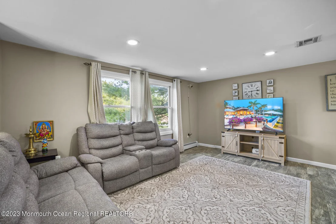 Photo of 47 Forest Drive