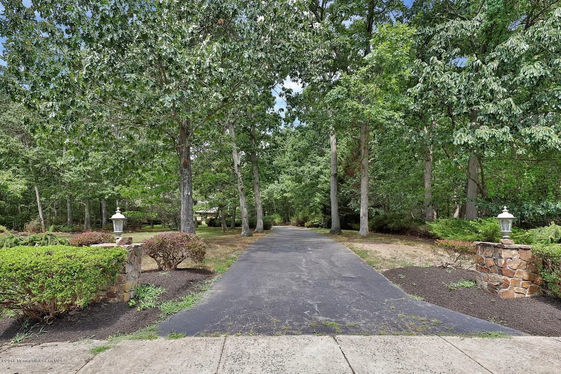 Photo of 2114 Shadowbrook Drive