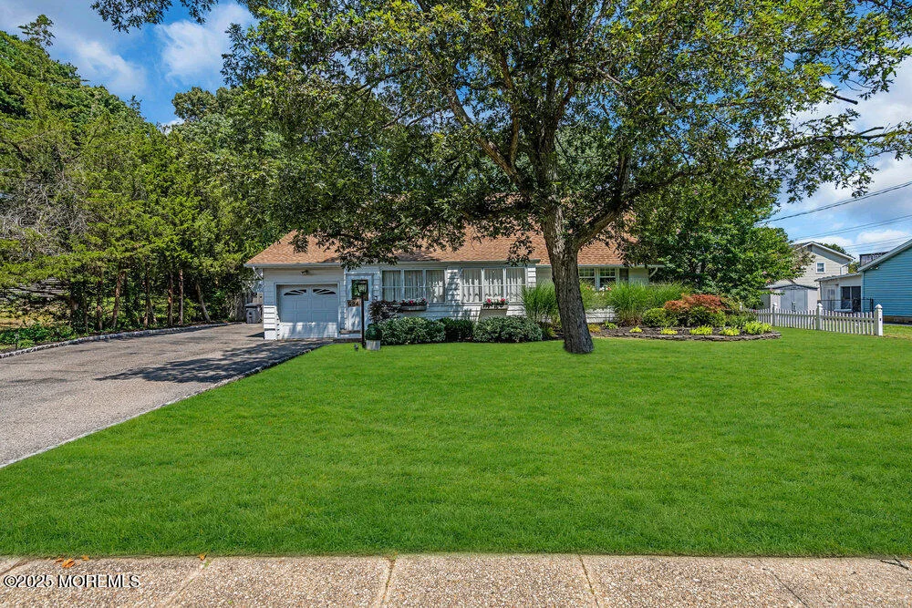 Photo of 984 Westminster Drive