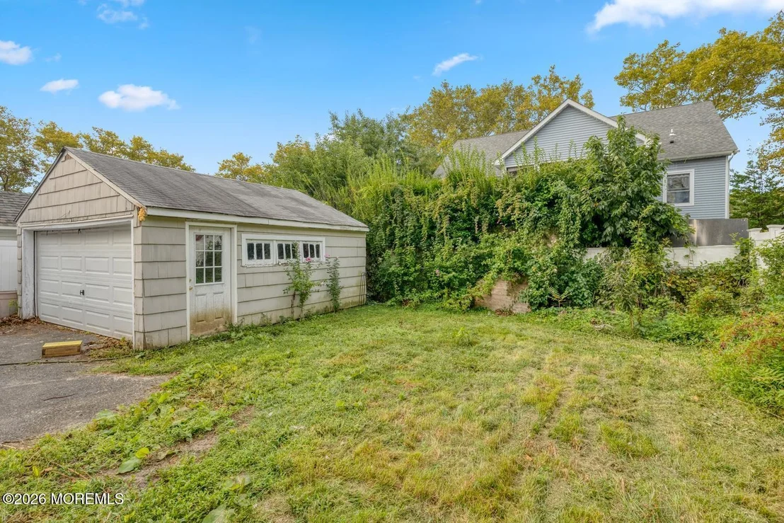 Photo of 303 Cedar Avenue
