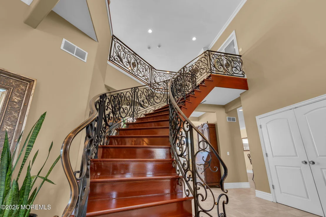 Photo of 342 Aldo Drive