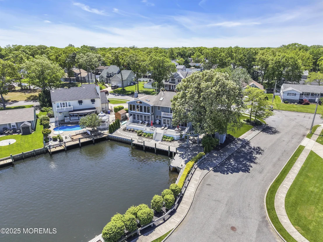 Photo of 560 Midwood Drive