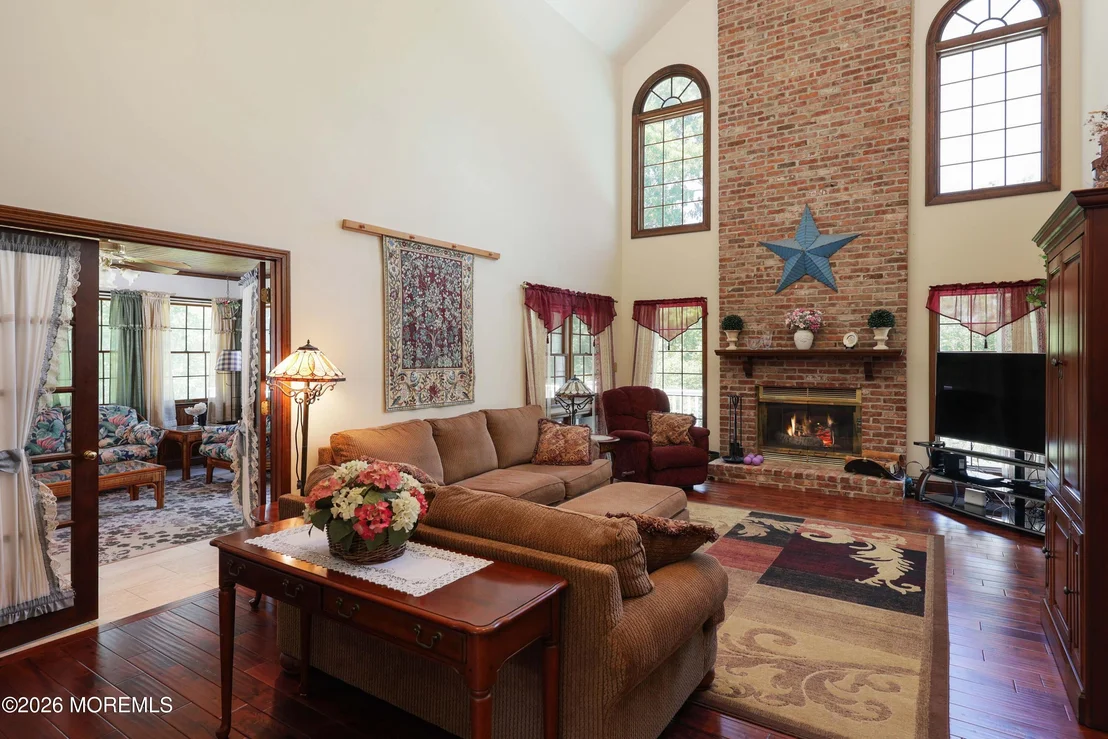 Photo of 1908 Shadowbrook Drive