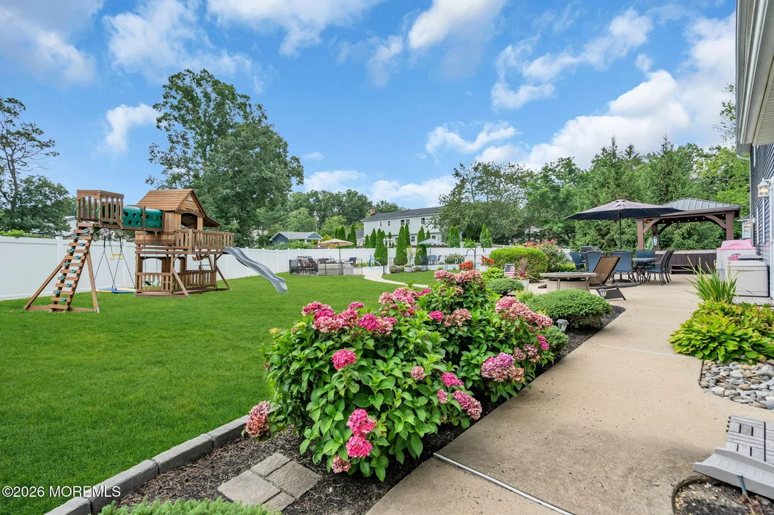 Photo of 1 Meadowbrook Drive
