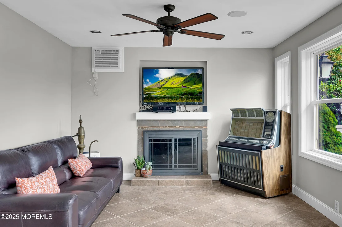 Photo of 741 S River Drive